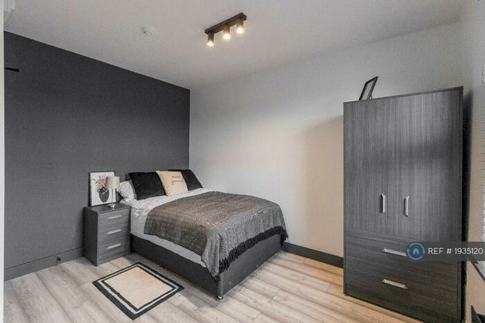 5 Bedroom Detached House To Rent In Sangley Road, London, SE6