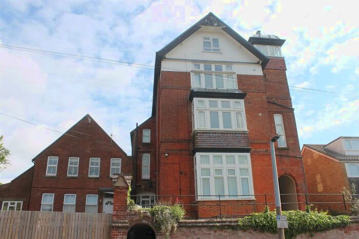 2 Bedroom Apartment To Rent In Salisbury - Fowlers Road, SP1