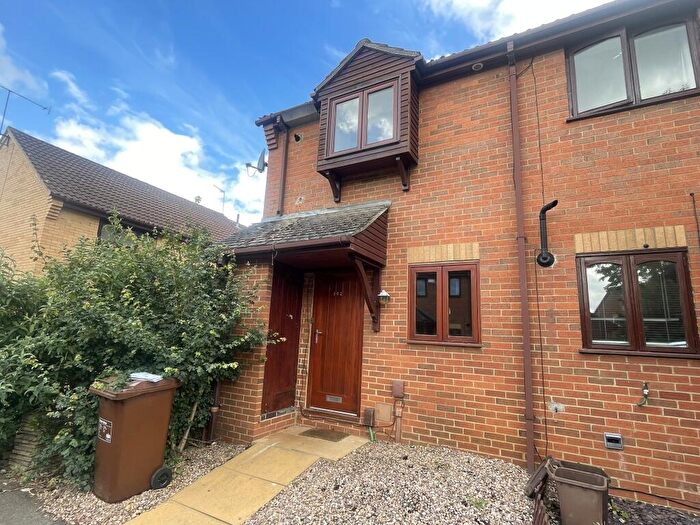 2 Bedroom End Of Terrace House To Rent In Woodpecker Way, Northampton, NN4