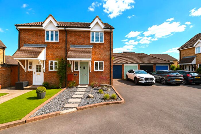 2 Bedroom Semi-Detached House For Sale In The Hedgerows, Stevenage, SG2