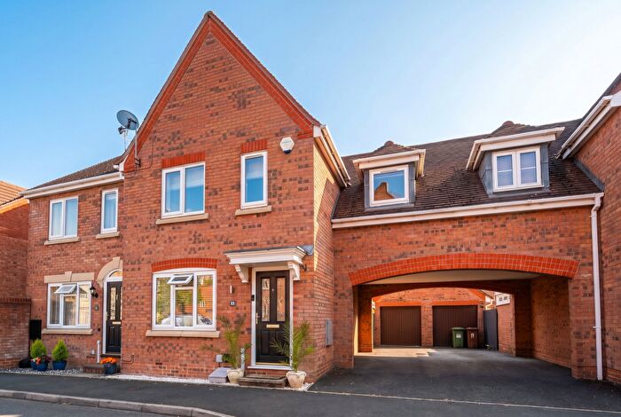 3 Bedroom Semi Detached House For Sale In Old Dickens Heath Road, Dickens Heath, B90