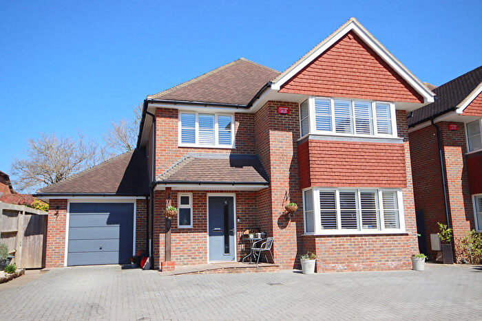 4 Bedroom Detached House For Sale In Badgers Copse, Billingshurst, RH14
