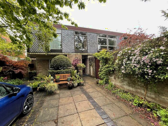 2 Bedroom Apartment To Rent In Duffryn Road, Cardiff, CF23