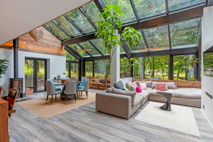 3 Bedroom Flat To Rent In Cadbury Camp Lane, Clapton In Gordano, Bristol, BS20