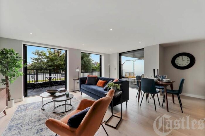 2 Bedroom Flat To Rent In Homestead Heights, Tottenham Lane, N8