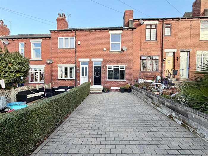 2 Bedroom Terraced House For Sale In Bickerdike Terrace, Kippax, Leeds, LS25