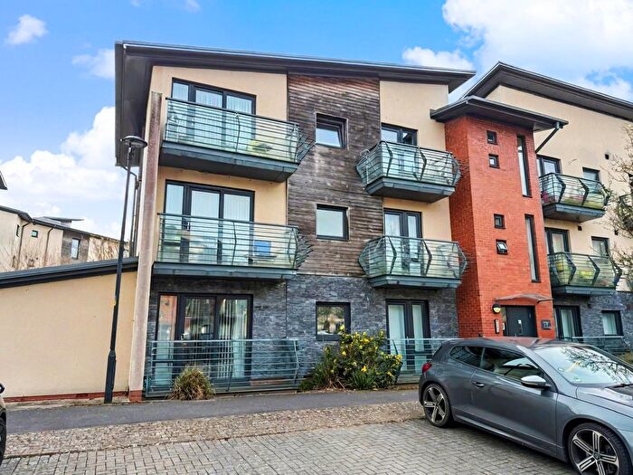 2 Bedroom Flat For Sale In Allen Close, Marlborough Park, Swindon, SN3