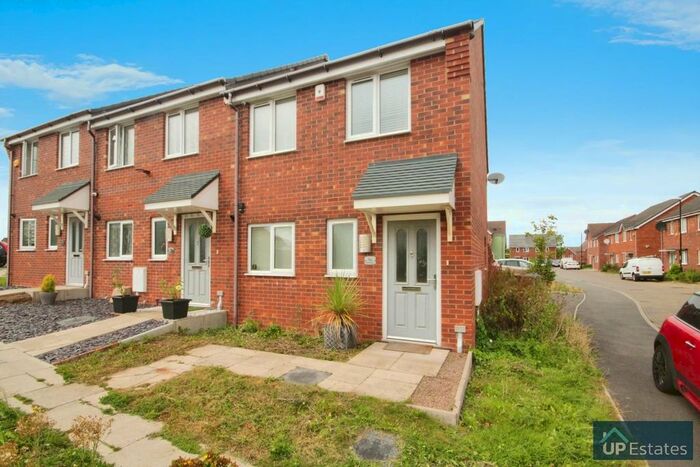 3 Bedroom End Of Terrace House To Rent In Binswood Close, Coventry, CV2