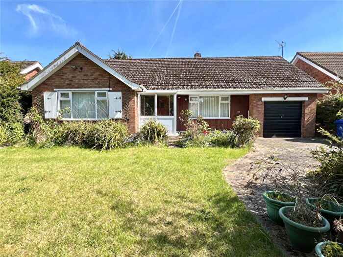 3 Bedroom Bungalow For Sale In Radcliffe Road, Healing, Grimsby, DN41