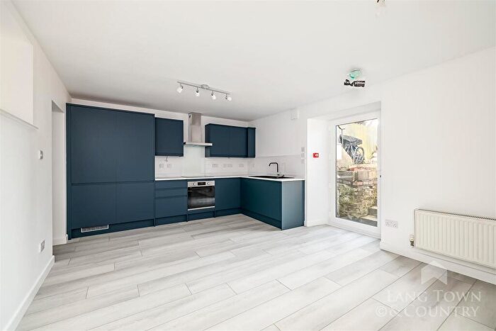 1 Bedroom Apartment To Rent In Hyde Park Road, Plymouth, PL3