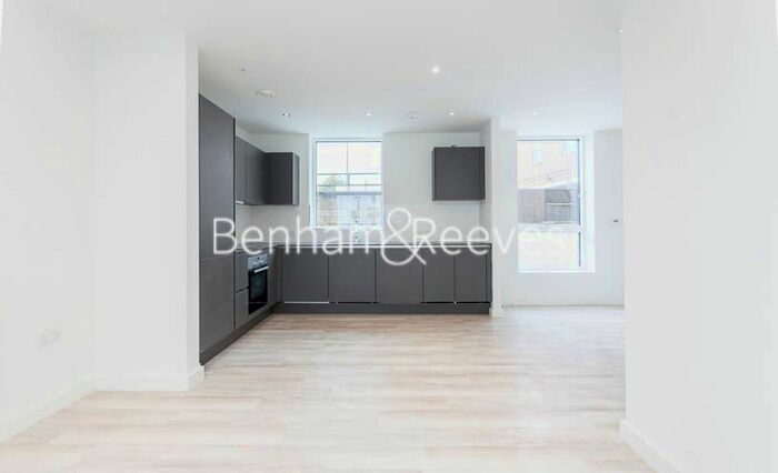 2 Bedroom Flat To Rent In Habito, Hounslow, TW3