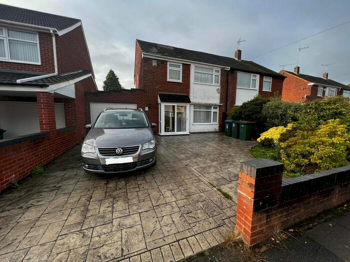 3 Bedroom Semi-Detached House To Rent In Berwyn Avenue, Coventry, CV6