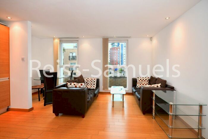3 Bedroom Flat To Rent In Helion Court, Westferry Road, Canary Wharf, London, E14