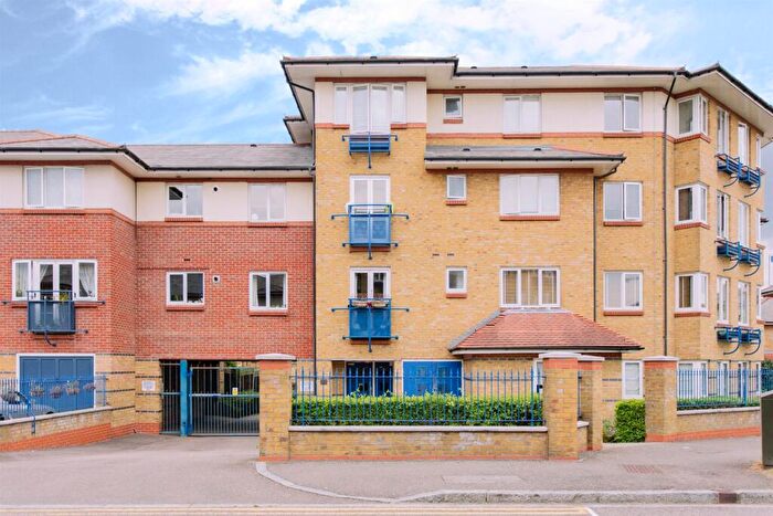 1 Bedroom Flat To Rent In Myddleton Avenue, Manor House, N4