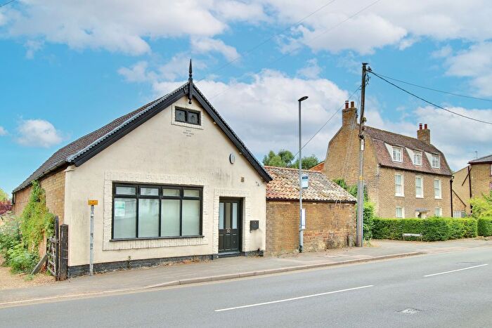 3 Bedroom Detached Bungalow To Rent In High Street, Somersham, Cambridgeshire, PE28