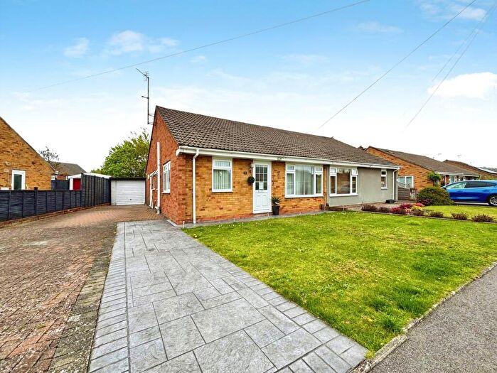 2 Bedroom Bungalow For Sale In Alma Close, Cheltenham, Gloucestershire, GL51