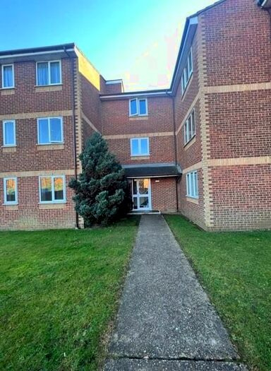 1 Bedroom Flat To Rent In Slough, Berkshire, SL1