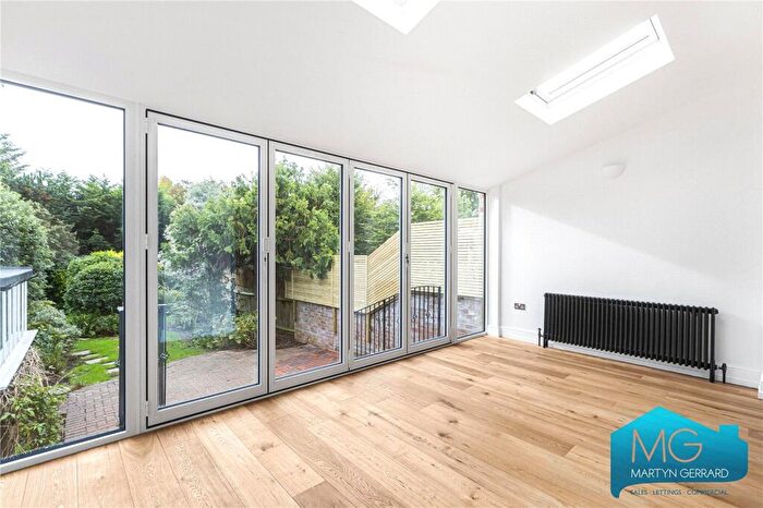 5 Bedroom Semi-Detached House To Rent In Pollard Road, Whetstone, London, N20