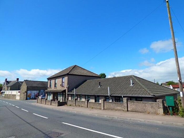 2 Bedroom Flat To Rent In New Road, GL16