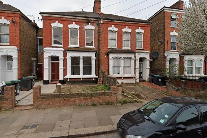 4 Bedroom Property To Rent In Pembury Road, London, N17