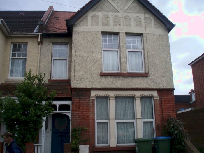 2 Bedroom Apartment To Rent In Westridge Road, Portswood, Southampton, SO17