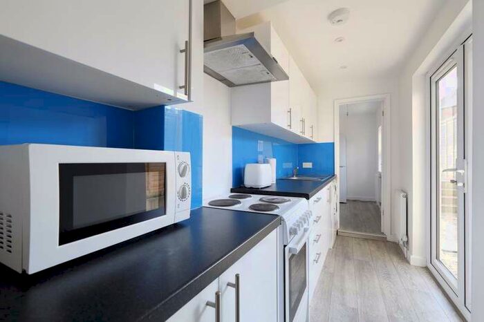 2 Bedroom House To Rent In Kimberley Road, Brighton, BN2