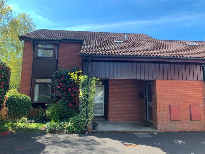 2 Bedroom Flat To Rent In St. Johns Close, Wimborne, Dorset, BH21