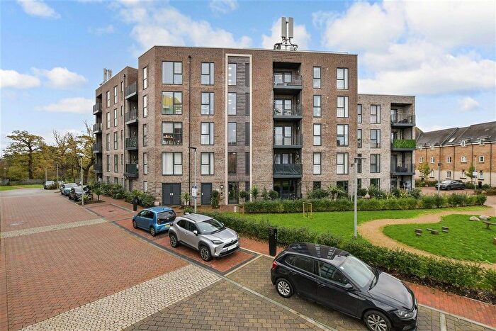 1 Bedroom Flat For Sale In Academy Way, Loughton, Essex, IG10