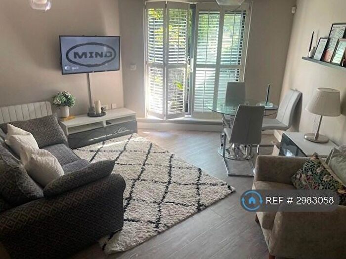 1 Bedroom Flat To Rent In Wilmslow Road, Manchester, M20