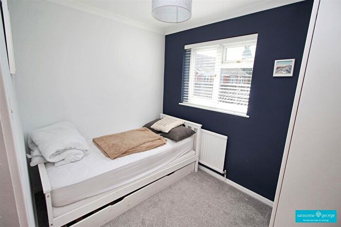 4 Bedroom Detached House For Sale In Apple Close, Tilehurst, Reading, RG31