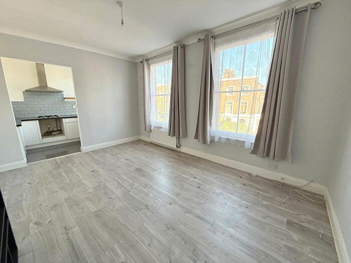 1 Bedroom Flat To Rent In Southgate Road, N1
