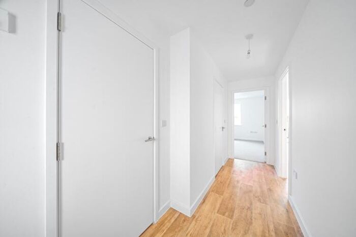 1 Bedroom Flat To Rent In Bowline Street Barking, IG11