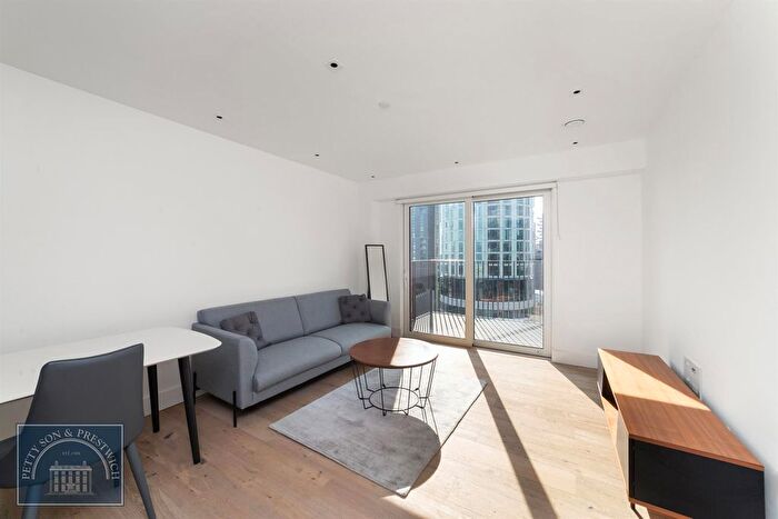 1 Bedroom Flat To Rent In Keybridge Capital, Vauxhall, London, SW8