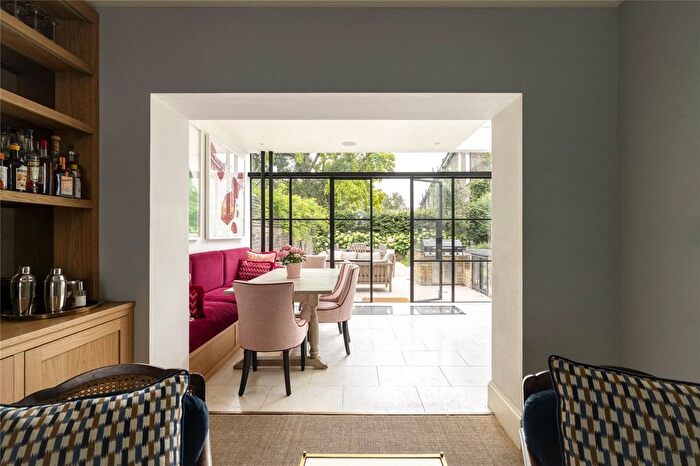 3 Bedroom Detached House To Rent In Viceroy Road, London, SW8