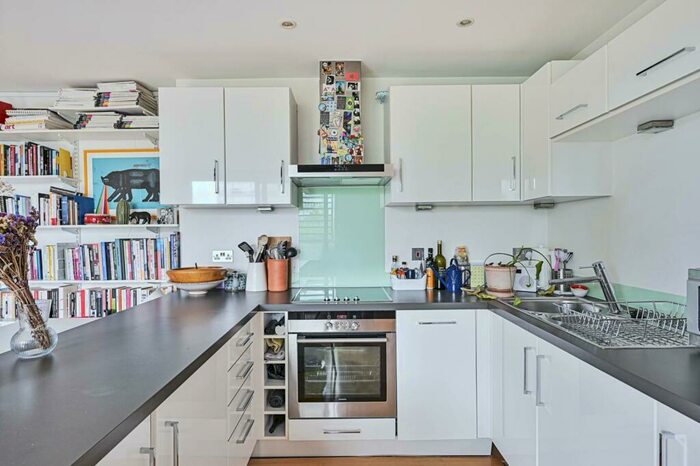 2 Bedroom Flat To Rent In Florida Street, , Bethnal Green, London, E2