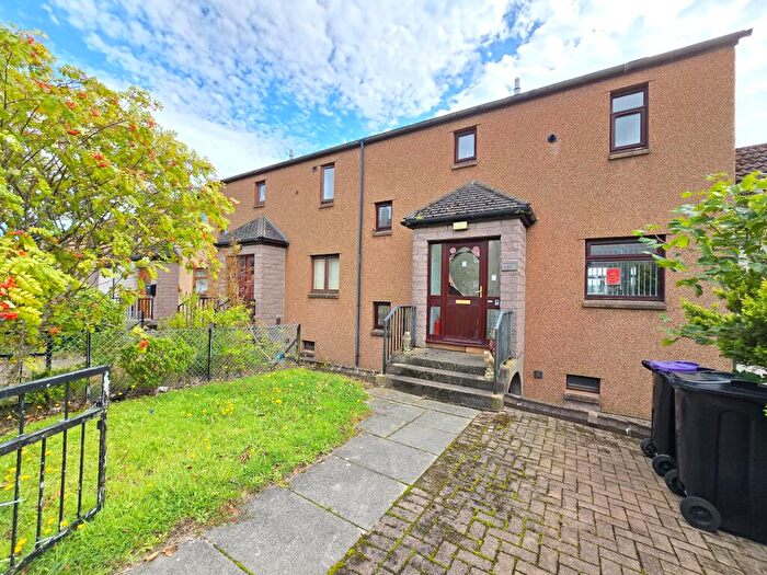 4 Bedroom End Of Terrace House To Rent In Inchbrae Drive, Garthdee, Aberdeen, AB10