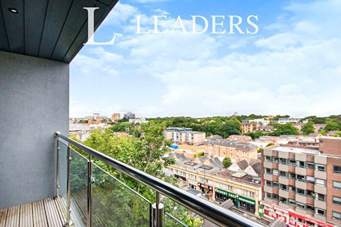 2 Bedroom Apartment For Sale In Wootton Mount, Bournemouth, Dorset, BH1