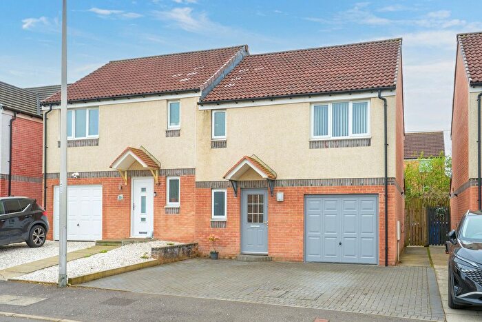 3 Bedroom Semi-Detached House For Sale In Rankin Drive, Falkirk, FK2