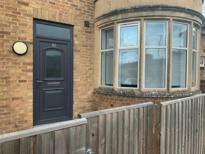 2 Bedroom Flat To Rent In Hailey Road, Witney, OX28