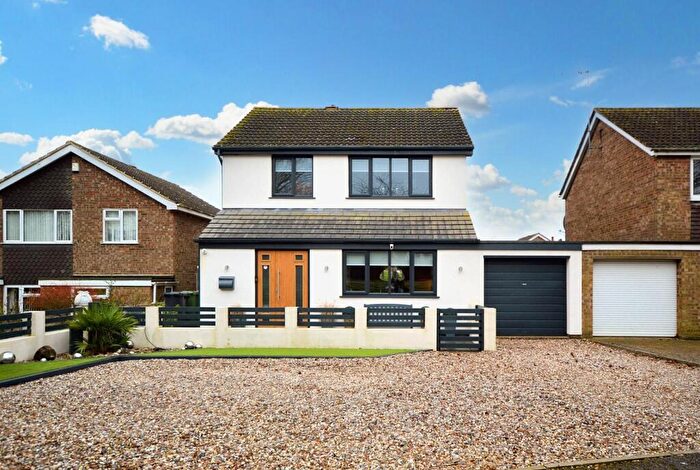 3 Bedroom Detached House For Sale In Cowper Close, Earls Barton, Northampton, NN6
