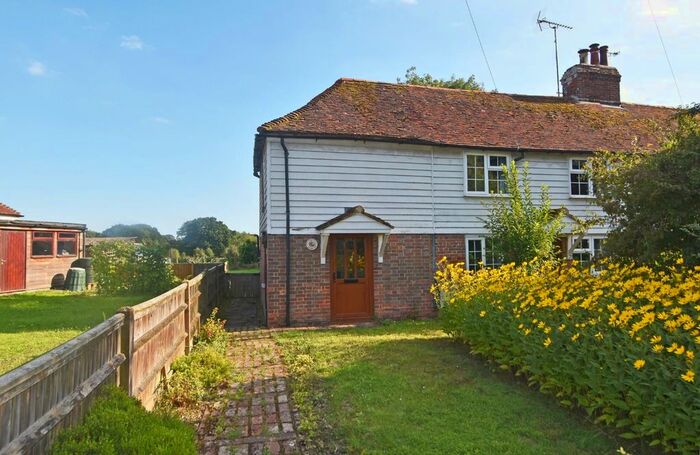 2 Bedroom Cottage For Sale In Bull Lane, Bethersden, Ashford, TN26