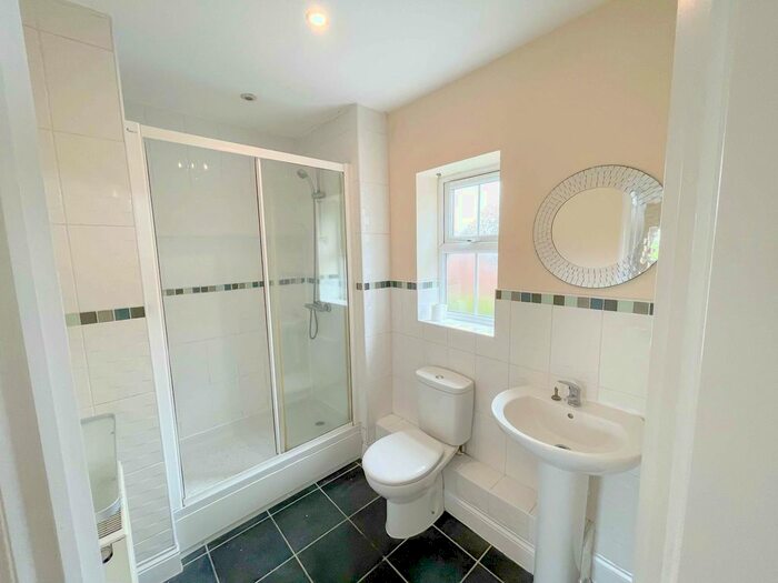 2 Bedroom Flat To Rent In Creed Way, West Bromwich, B70