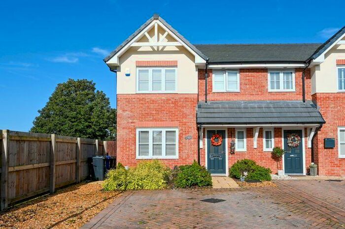 3 Bedroom Semi-Detached House For Sale In Riverside Road, Rufford, L40