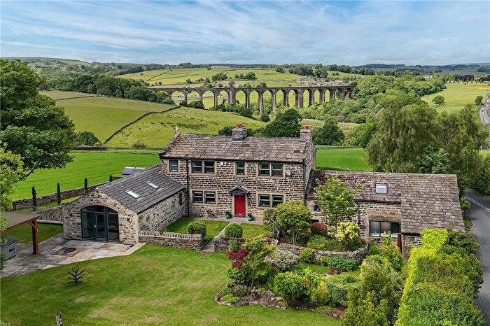 5 Bedroom Detached House For Sale In Wishing Well Farm, Harecroft, Wilsden, BD15