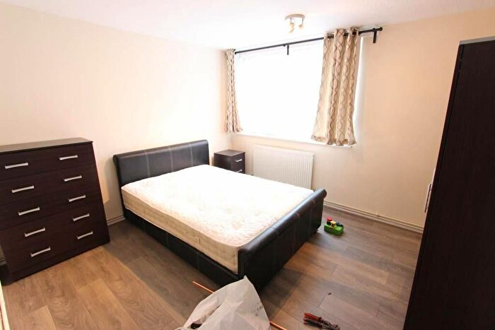 2 Bedroom Apartment To Rent In Crescent Road, London, N22