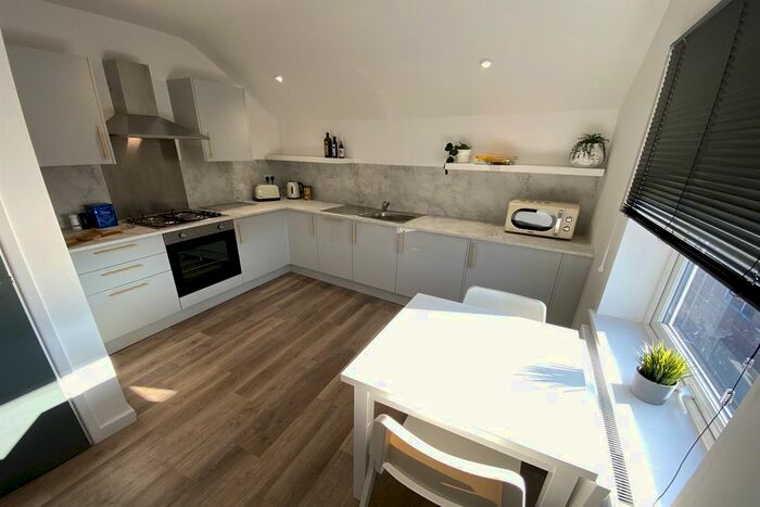 1 Bedroom Flat To Rent In High Road, Beeston, NG9