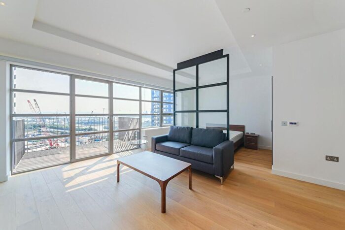 Apartment For Sale In Kent Building, London City Island, London, E14