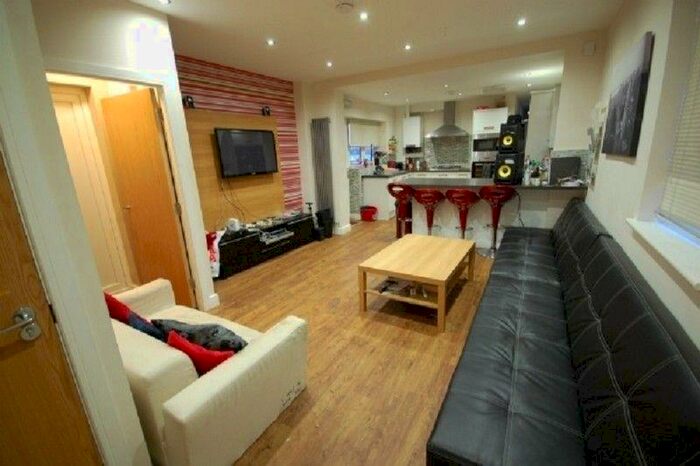 10 Bedroom Terraced House To Rent In Heeley Road, Selly Oak, B29