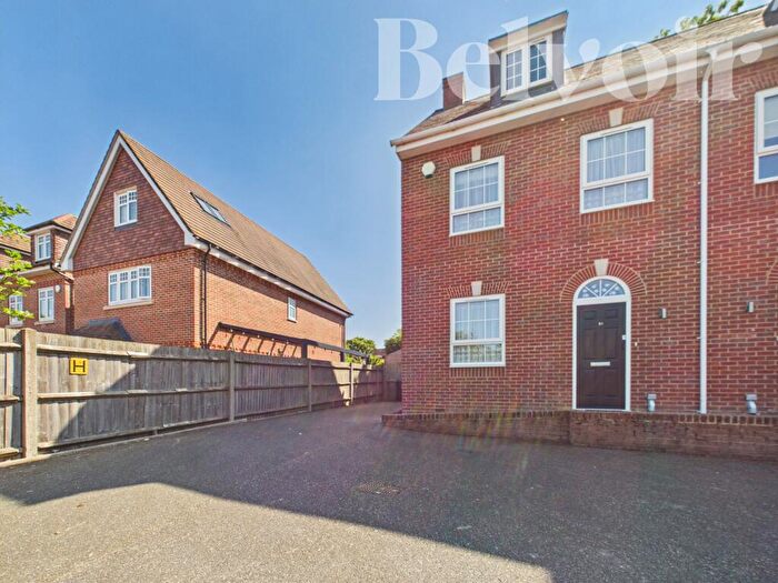 3 Bedroom Semi-Detached House For Sale In Edison Place Winchester Road, Basingstoke, RG21