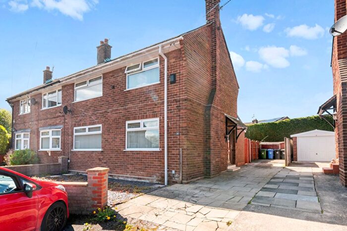 3 Bedroom Semi-Detached House To Rent In Almond Drive, Burtonwood, WA5